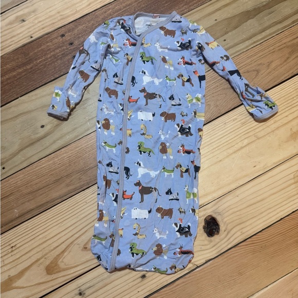 Magnetic me dog gown - Picture 1 of 2